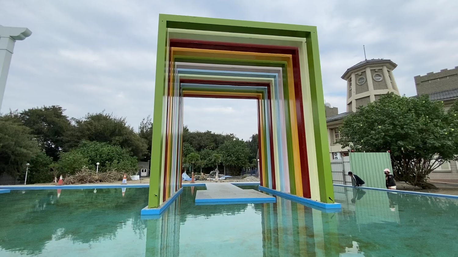 彩虹教堂｜高雄五大必訪景點介紹｜探索六合夜市、旗后砲臺等絕美旅遊地點