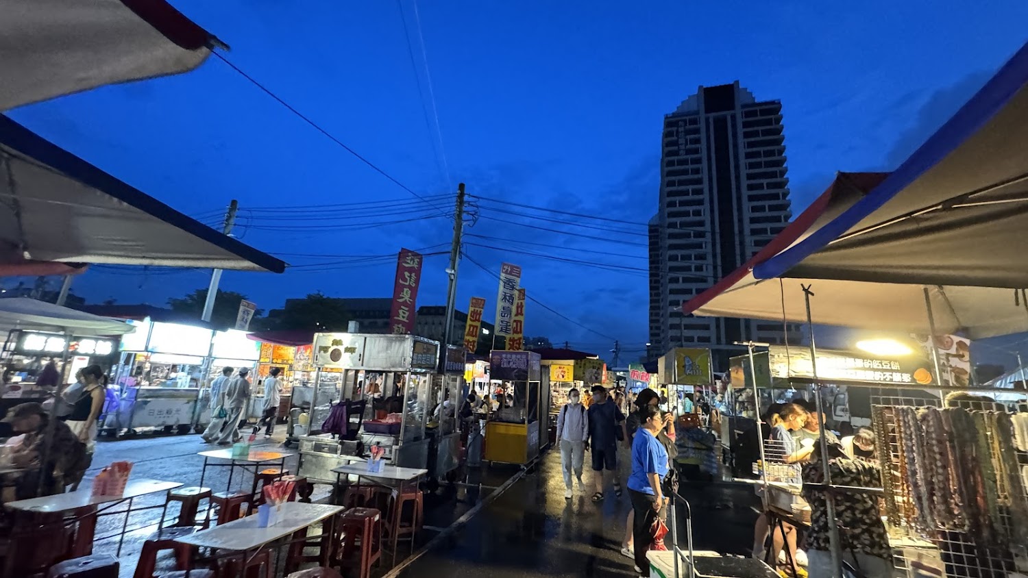 最近更新的圖片｜臺南市花園夜市的美食與樂趣探索