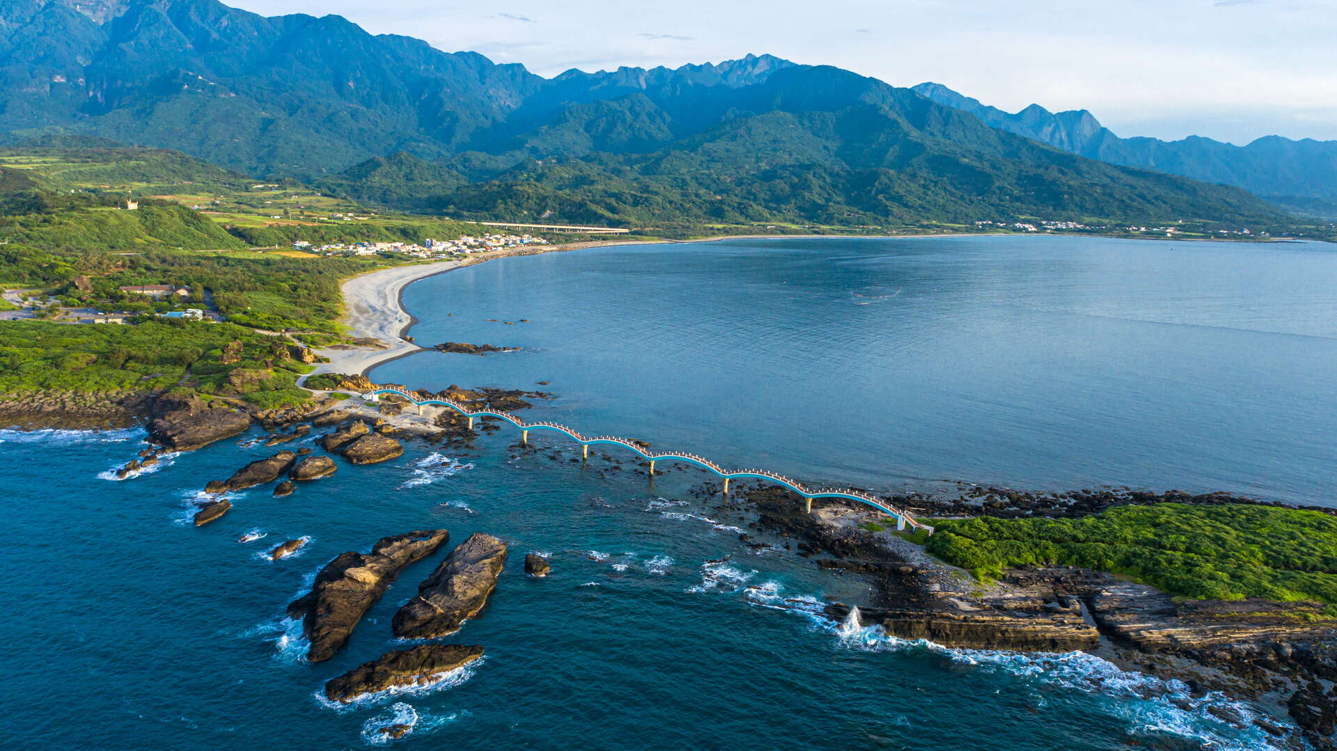 三仙台旅遊攻略|台東必訪仙境:跨海橋、日出美景與海鮮美食全收