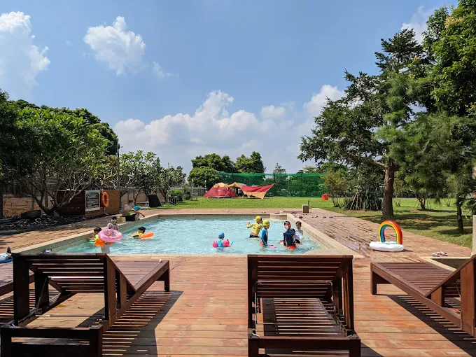 走進苗栗懶人露營的山霧午後，在帳篷與星光之間慢慢住一晚