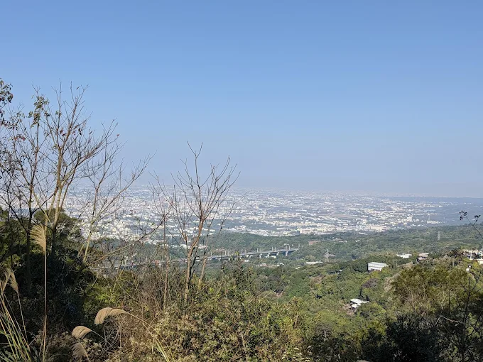 藤山步道的觀景台視野遼闊，能將整個彰化平原的美景盡收眼底。