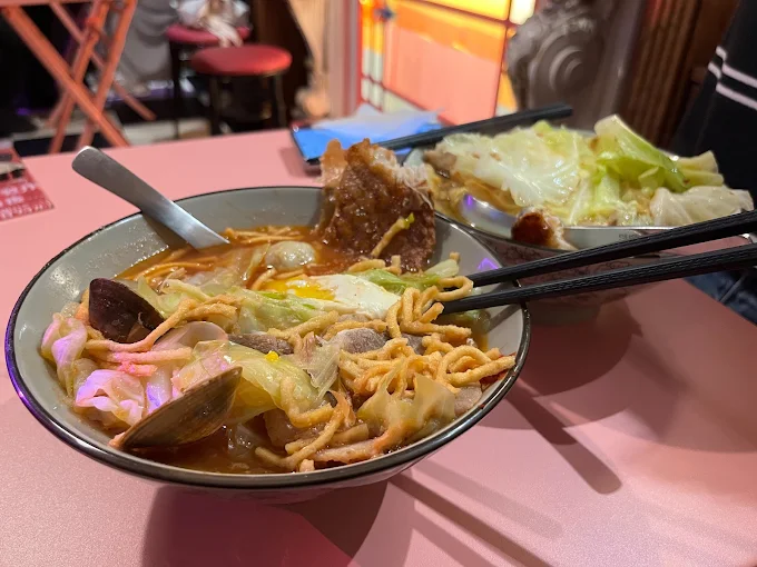 新竹美食攻略|探索必吃的5間人氣餐廳,從鴨香飯到宵夜燉品一次滿足