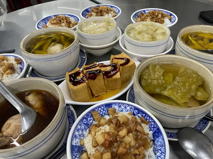 新竹美食攻略|探索必吃的5間人氣餐廳,從鴨香飯到宵夜燉品一次滿足