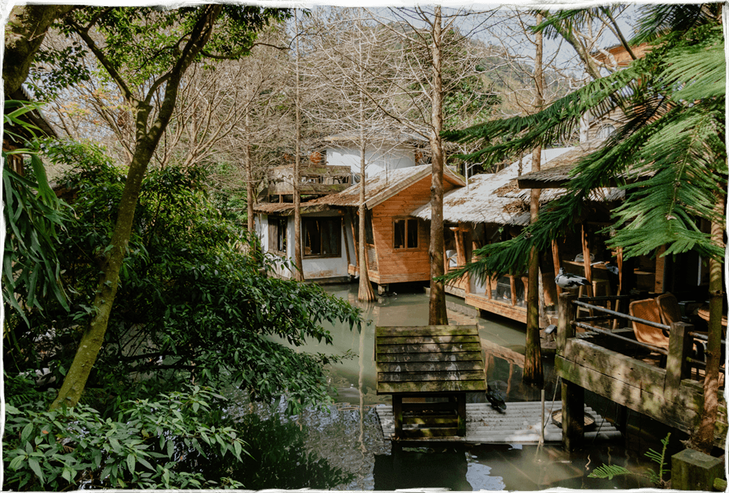 一路往苗栗山林走去住進溫泉民宿,在夜色與蟲鳴裡放掉疲憊