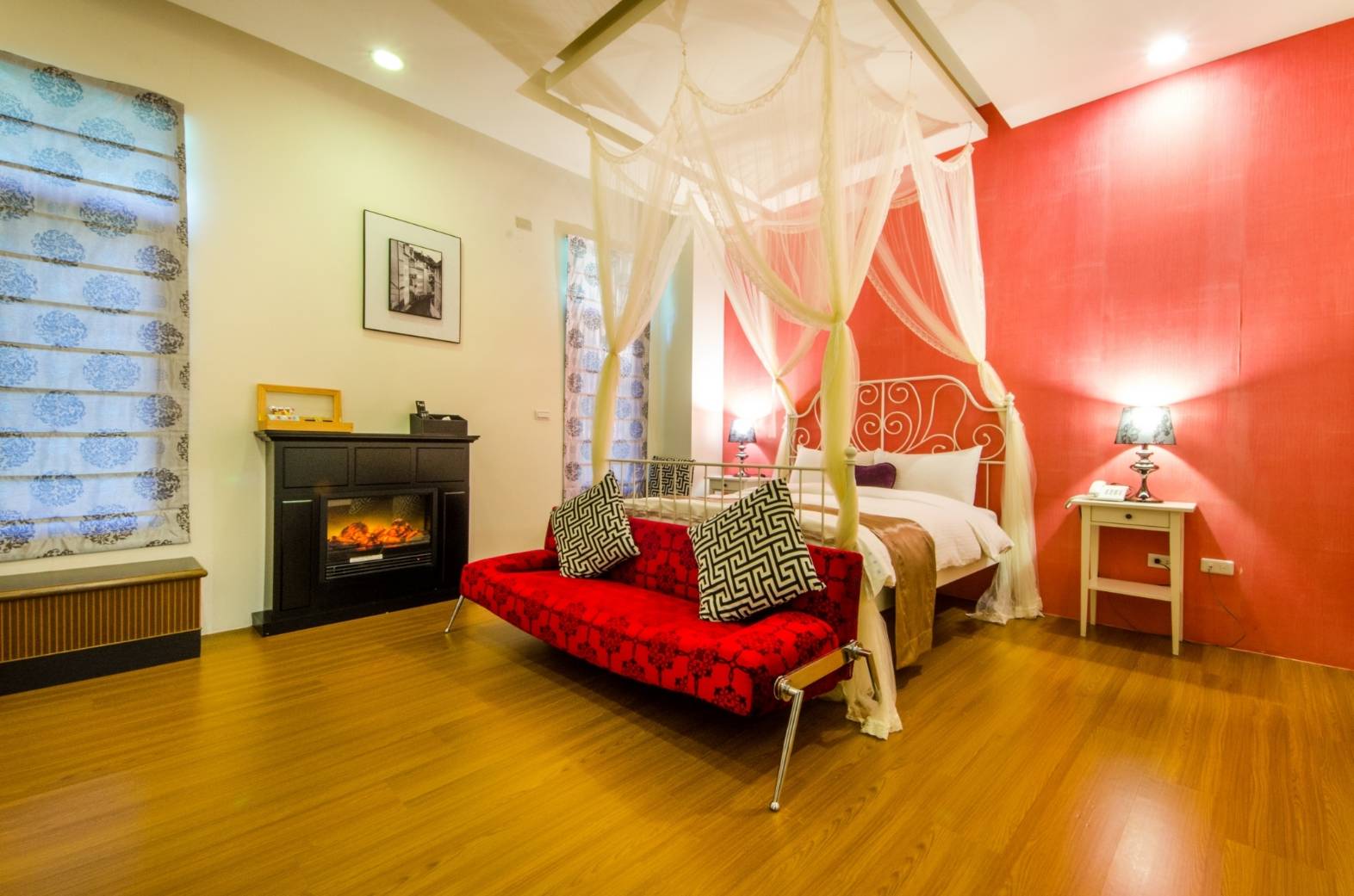 簡約優雅的客房內部空間