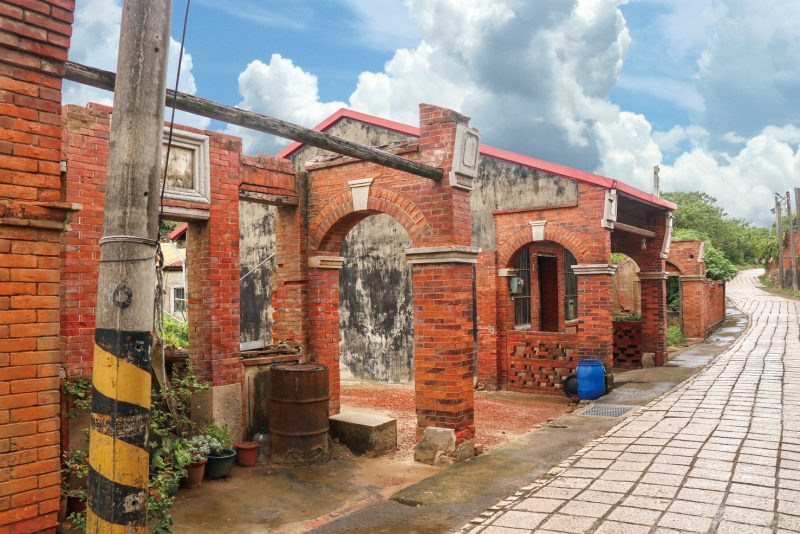 苗栗後龍同興老街紅磚古厝建築街景