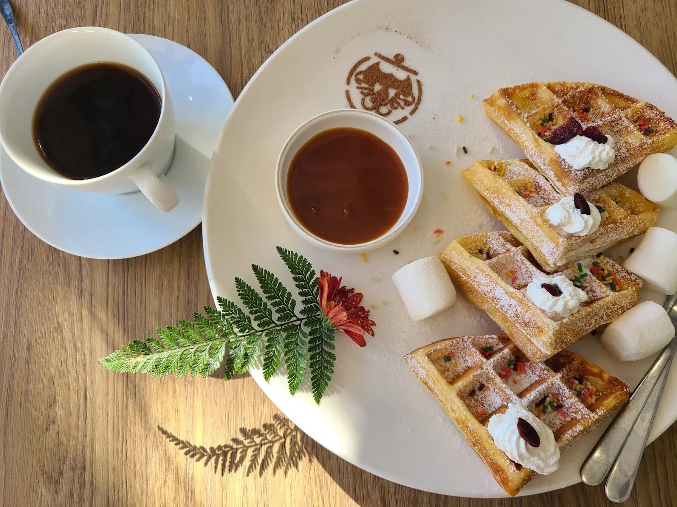 新竹景觀餐廳精選｜5 家山林湖畔美食與沉浸風景的好所在