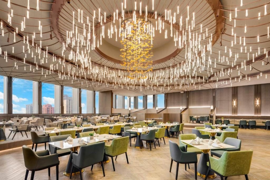 「帶她去高雄吧!」蜜月必住5間夢幻飯店:透明泳池、港景夜景超浪漫