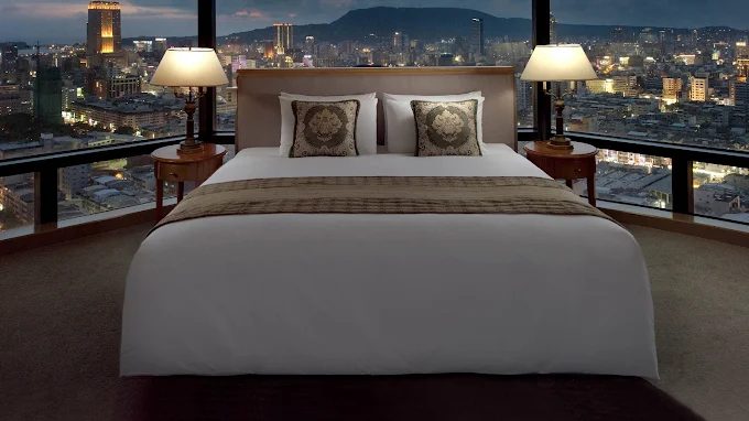 「高雄住哪裡？夜市香、海港亮、背包客都讚聲！」5 大高CP值住宿全曝光