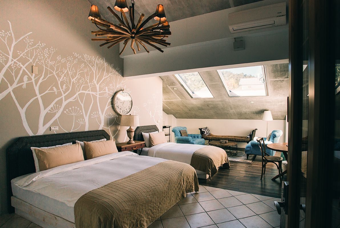 住進南投的故事裡：湖畔晨霧×山間秘境民宿，一覺醒來就是風景