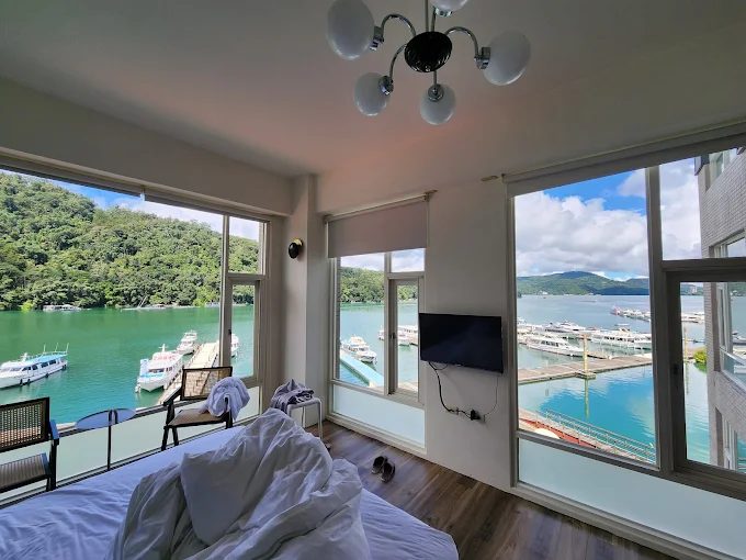 「住進湖心裡」:日月潭的房間,每一扇窗都是風景