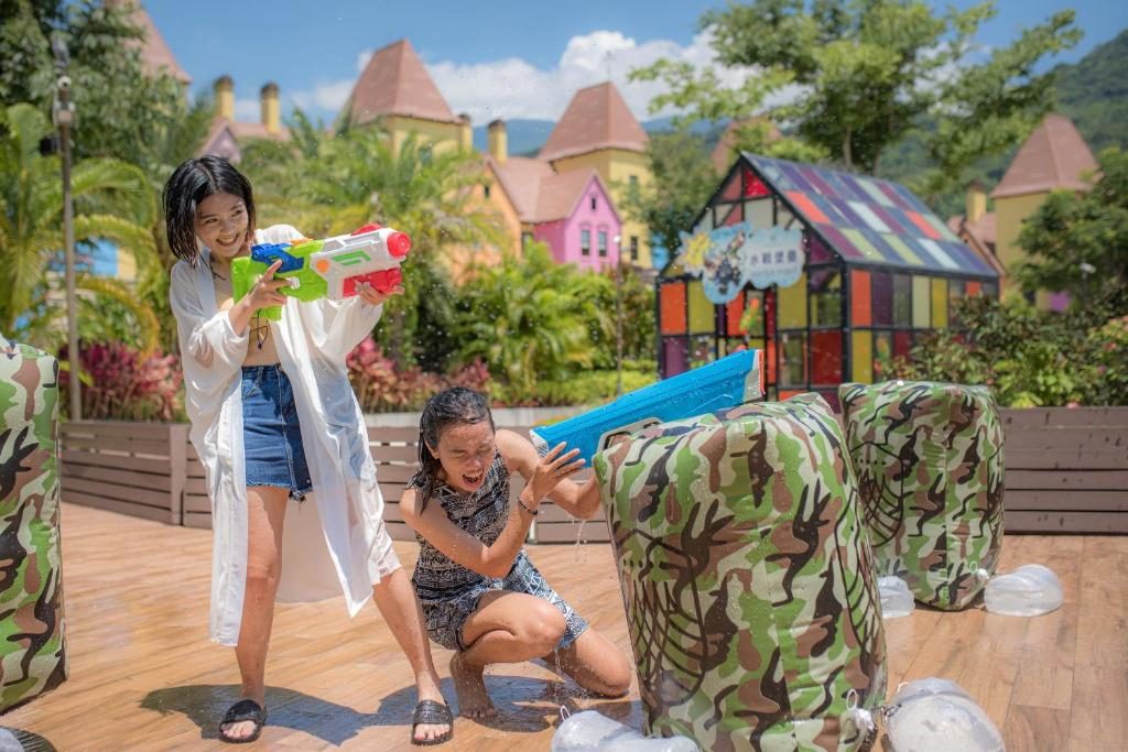 《黃金湯裡泡城堡》:花蓮瑞穗天合,把飯店當景點的夢幻假期