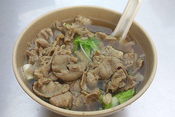 來都來了，宜蘭就該住一晚！泡溫泉、逛夜市才不虛此行