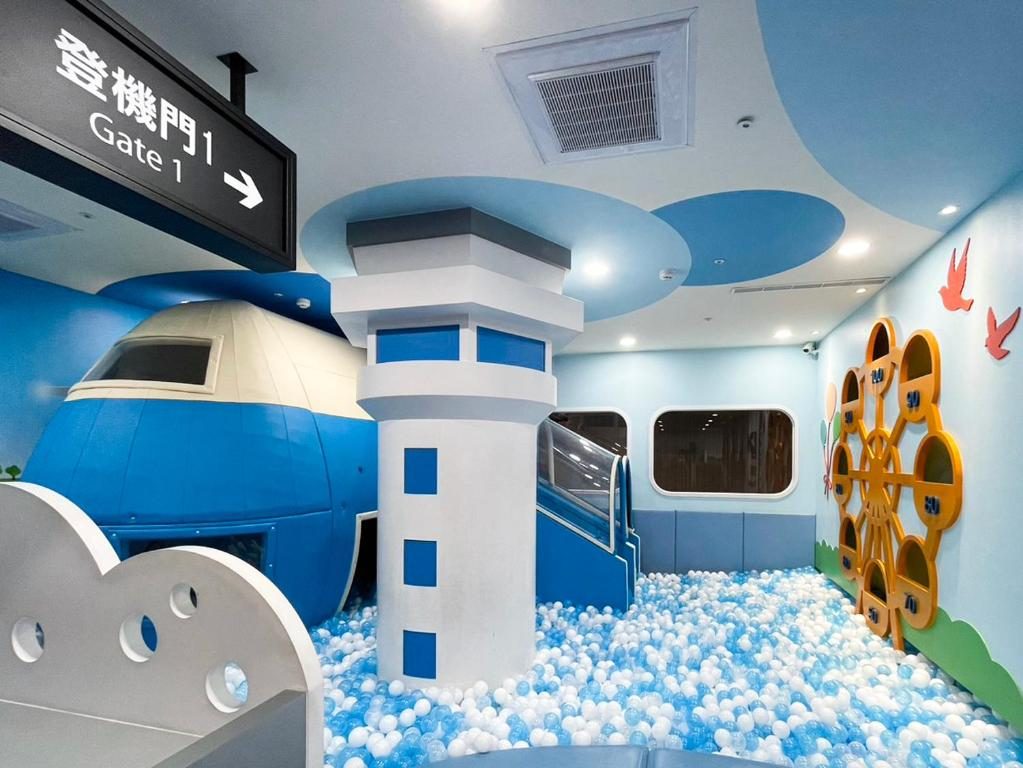 滑進夢想的房間！高雄親子飯店大比拼，溜滑梯、樂園全收錄