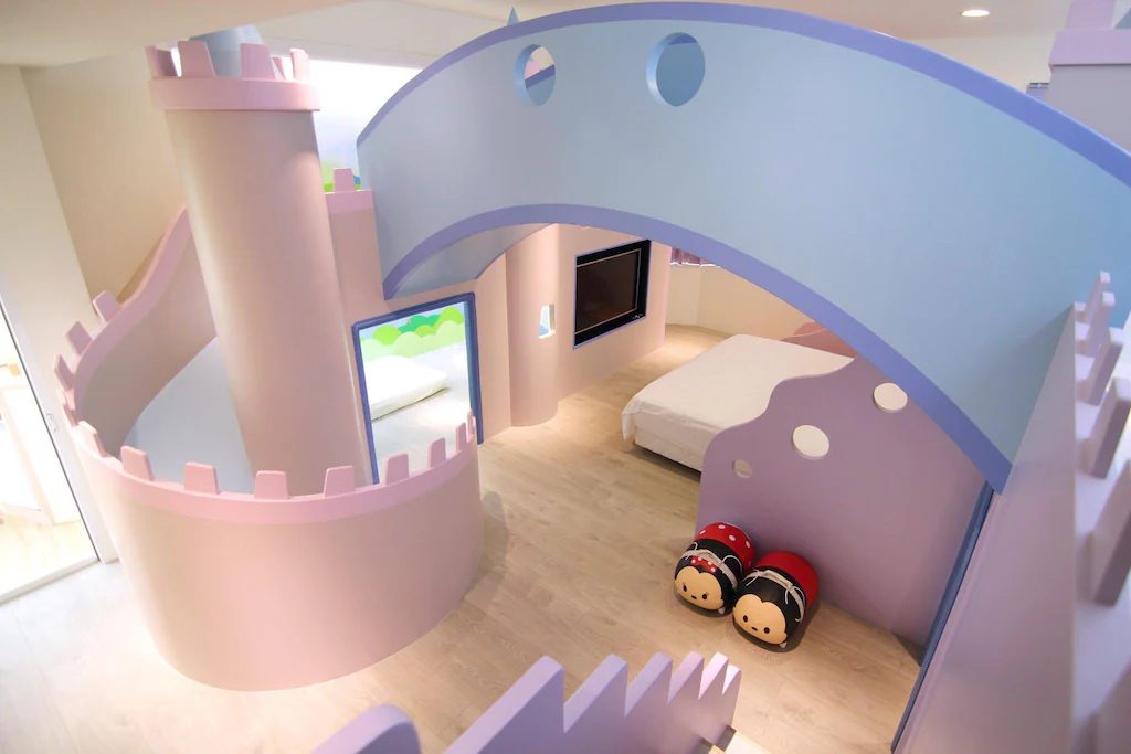 滑進夢想的房間！高雄親子飯店大比拼，溜滑梯、樂園全收錄