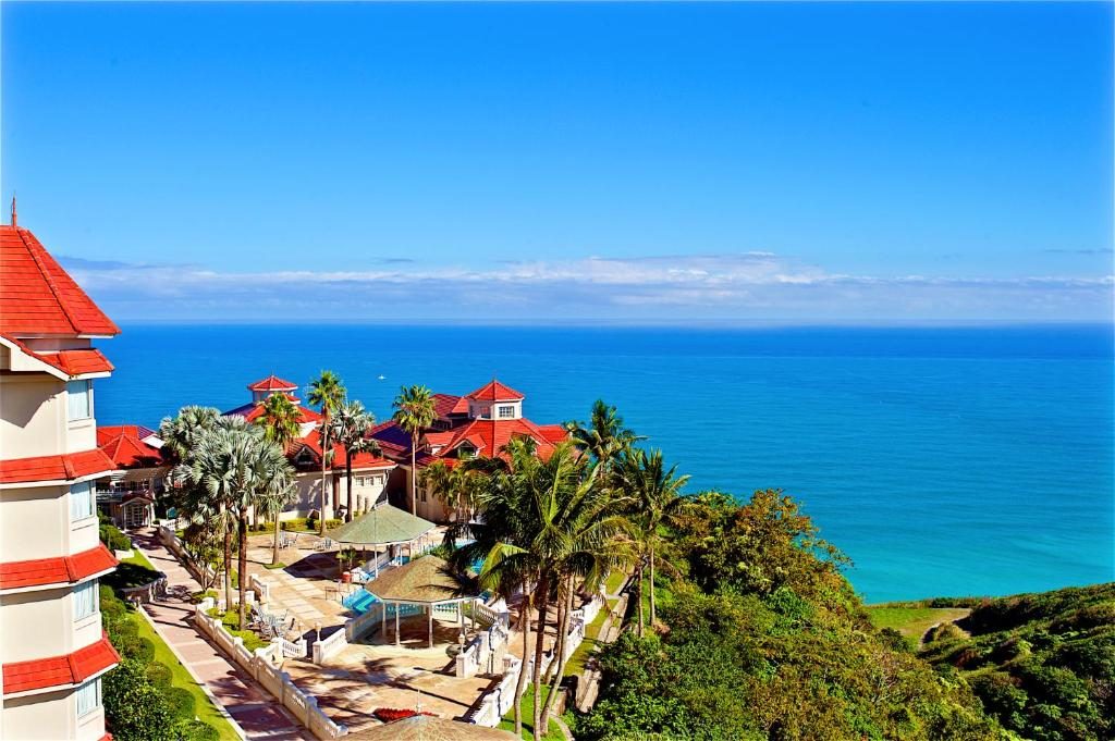 慢點看海、快點訂房！2025 花蓮住宿懶人包，從豪華飯店到背包客全收錄