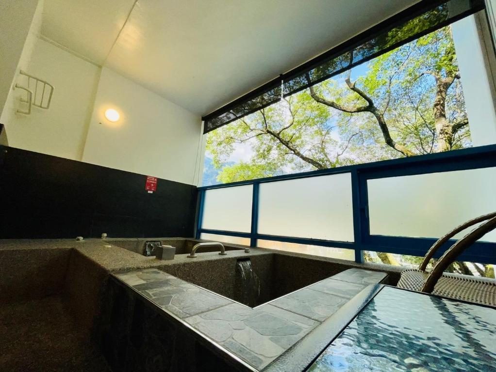 放鬆就來這！台中溫泉飯店 5 大推薦，泡湯賞景，假期立即升溫