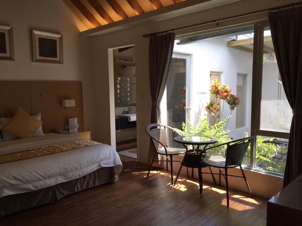 天氣冷不用飛日本！高雄寶來山澤居Villa，專屬湯屋＋山景小木屋超療癒