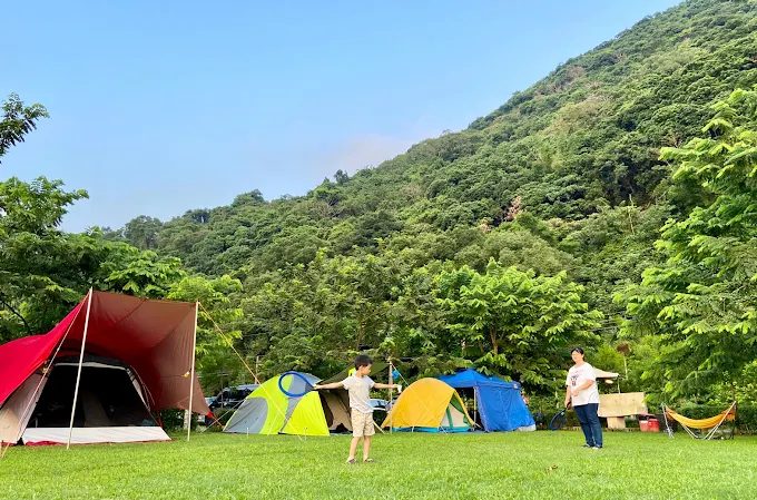 孩子放電、爸媽充電！高雄親子露營5選，假日比去樂園還快樂