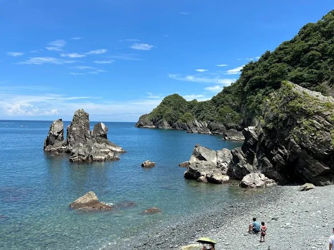 《宜蘭祕境海灘大公開》戀愛鎖、無人灣,這些美景比颱風生成還神秘!