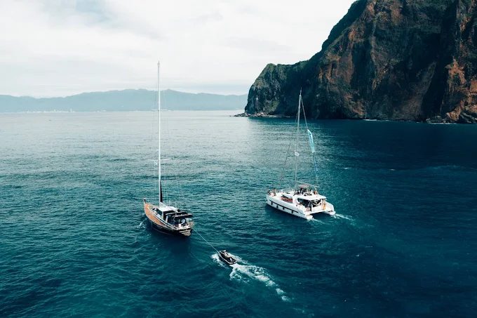 從烏石港出發！光腳海人帶你闖進龜山島牛奶海的奇幻漂流
