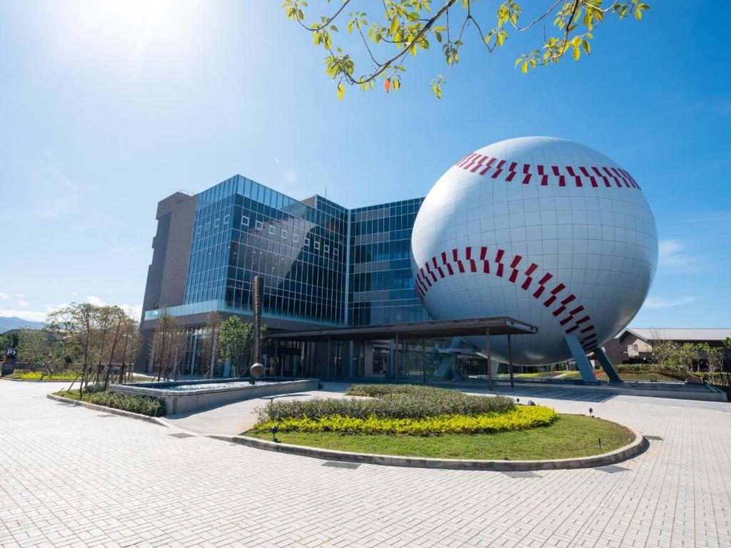 「親子同樂一場全壘打！」帶孩子住進桃園名人堂花園大飯店，體驗棒球與史努比的假期