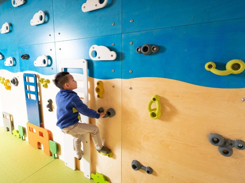 「親子同樂一場全壘打！」帶孩子住進桃園名人堂花園大飯店，體驗棒球與史努比的假期