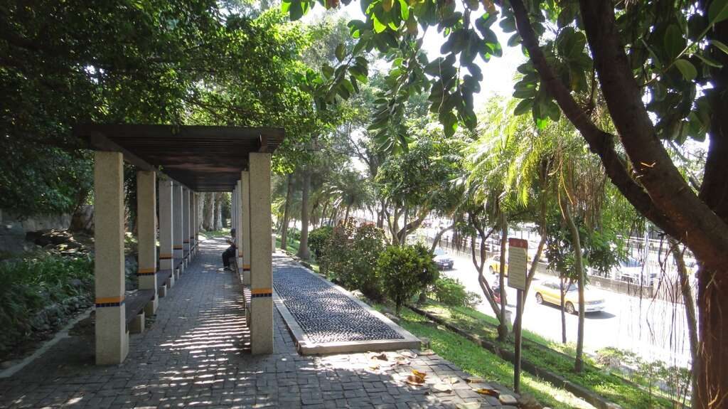 在士林走一整天：從劍潭公園登高看城景，沿河岸慢慢散步到黃昏