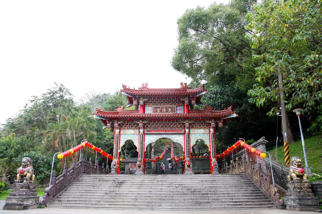 在士林走一整天：從劍潭公園登高看城景，沿河岸慢慢散步到黃昏