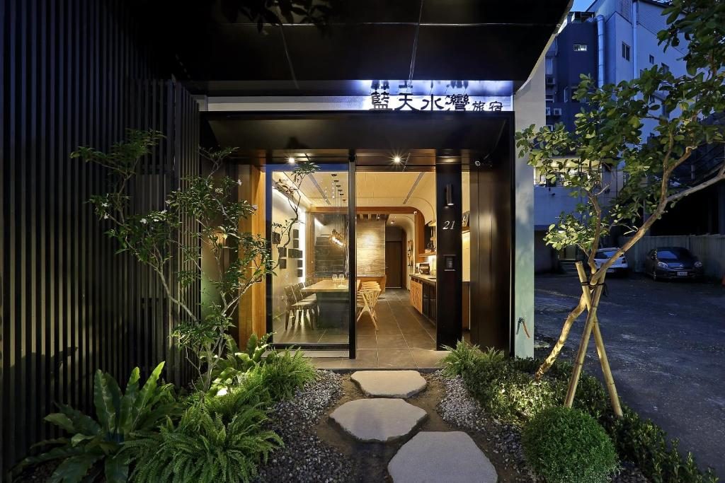 日月潭住宿 5 選｜從總統行館到小資民宿，你想睡在哪一種人生？