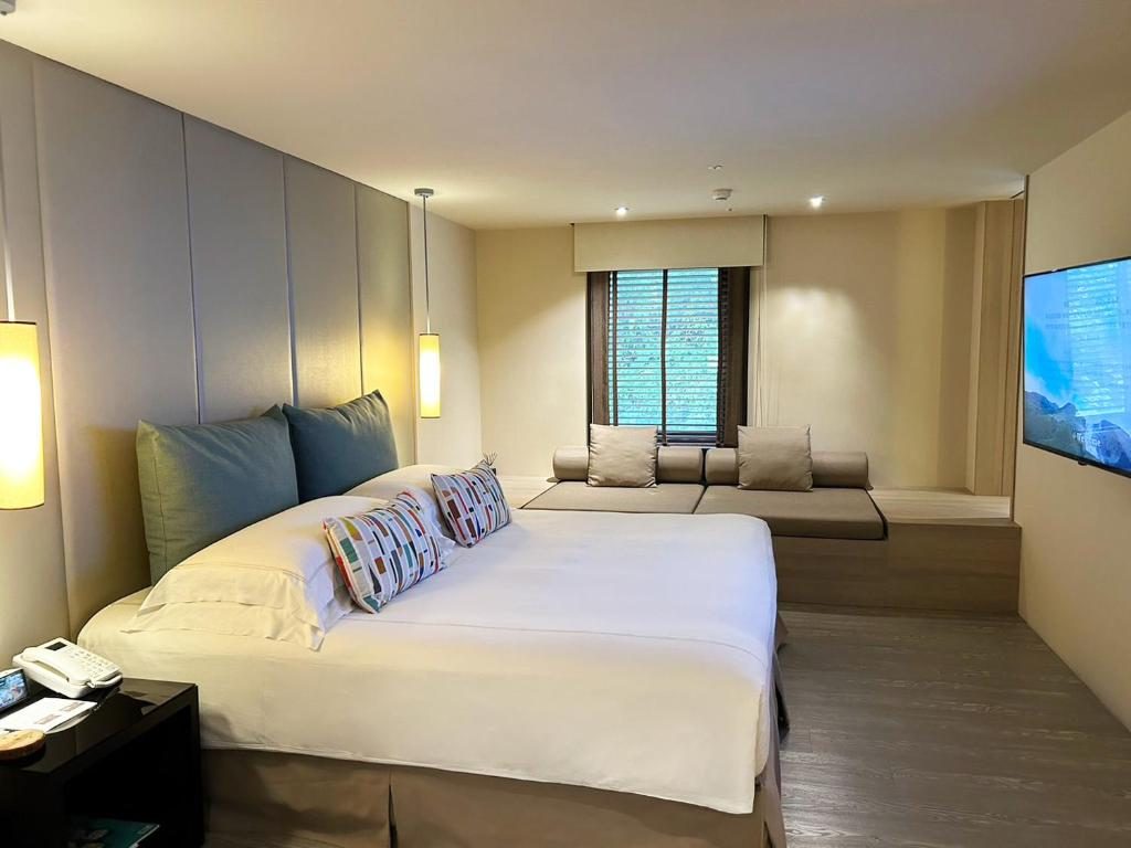 《泡在書海裡的五星湯泉》：北投大地酒店，把圖書館搬進溫泉裡