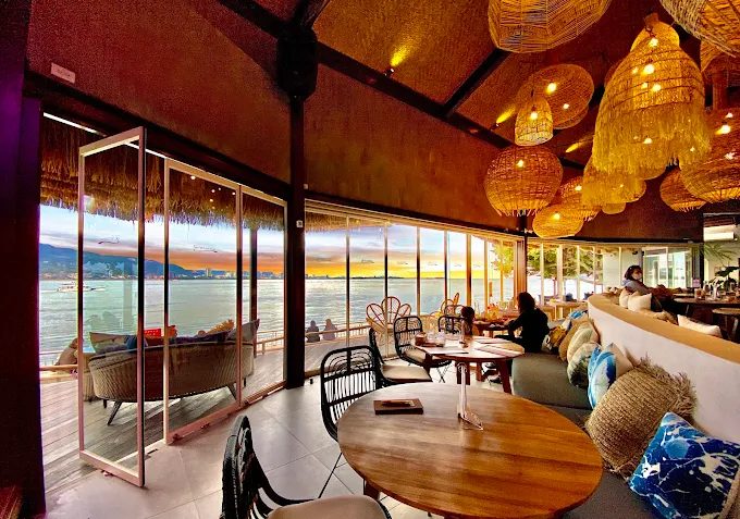 淡水水灣餐廳 榕堤店