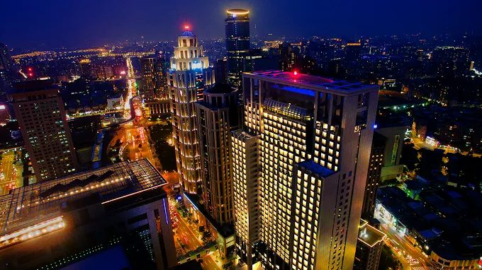板橋凱撒大飯店開箱｜車站旁的五星度假場景，夜景＋美食＝都會小旅行最強配方