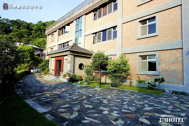 烏來泡湯住宿首選|泉世界溫泉會館雙人一泊二食只要 $2,499,週五入住還不加價!