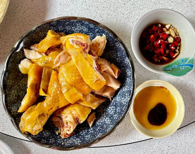 谷關暖湯不斷電|在大甲溪邊「泡」進山林的慢生活