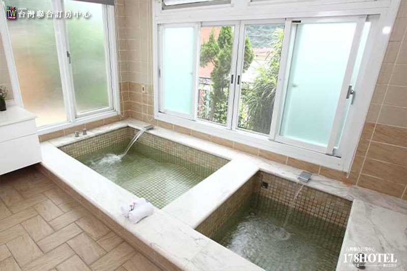 烏來泡湯住宿首選|泉世界溫泉會館雙人一泊二食只要 $2,499,週五入住還不加價!