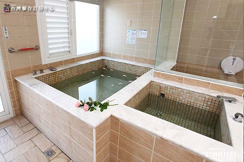 烏來泡湯住宿首選|泉世界溫泉會館雙人一泊二食只要 $2,499,週五入住還不加價!