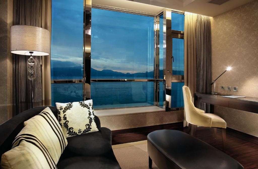 住進日月潭的湖光詩篇|力麗溫德姆到日月潭大飯店,全都是「房」不勝收的絕景