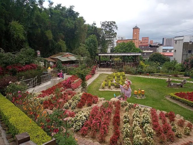 秋天一定要去新北！漫步碧潭水岸、追逐山頂芒草浪，5 個景點全收錄