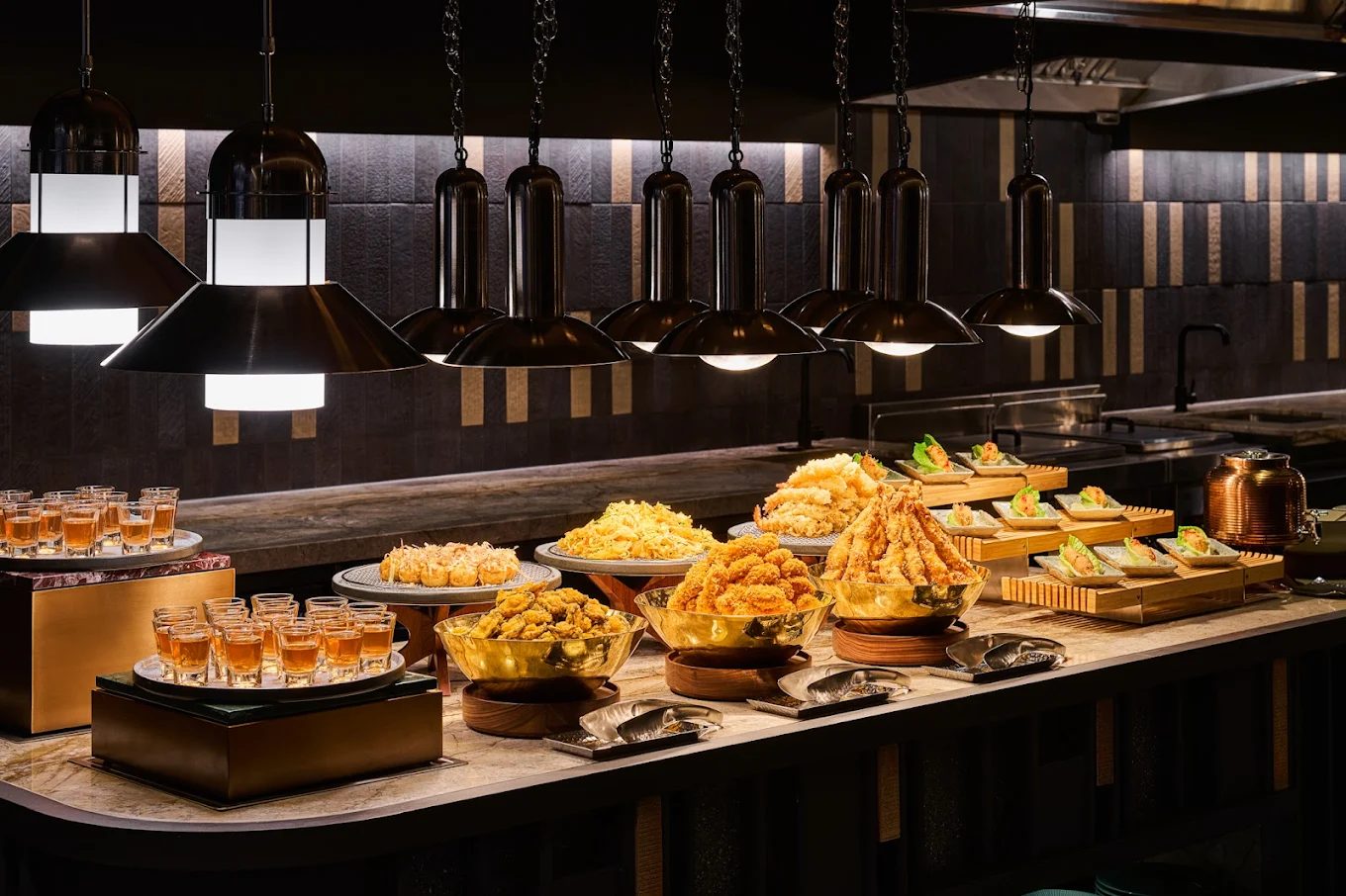 南港最強五星飯店！台北漢來大飯店開箱｜住進落地窗裡的台北夜景