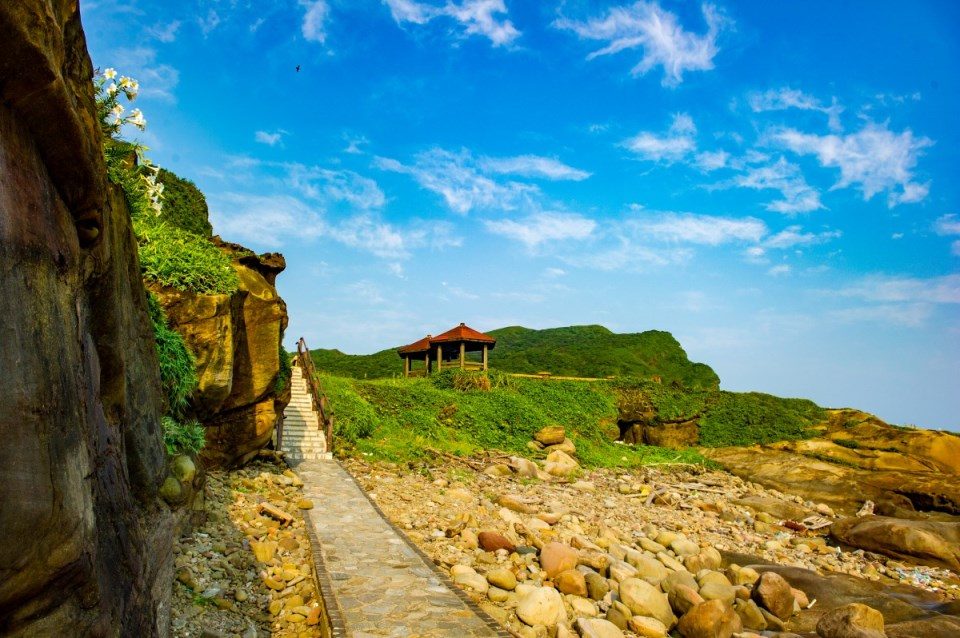 海風吹亂了頭髮,卻吹不散心動|東北角五大景點的浪漫現場