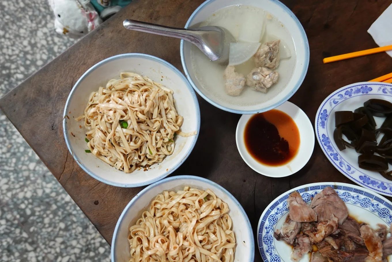 衝一波烏石港！新手也能浪出爽片級場景，龜山島陪你當背景板
