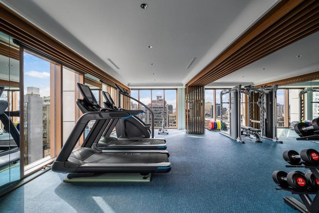 鬧區裡的設計寓所｜寒居酒店，從 BeGood 早餐到寧夏夜市的台北日常