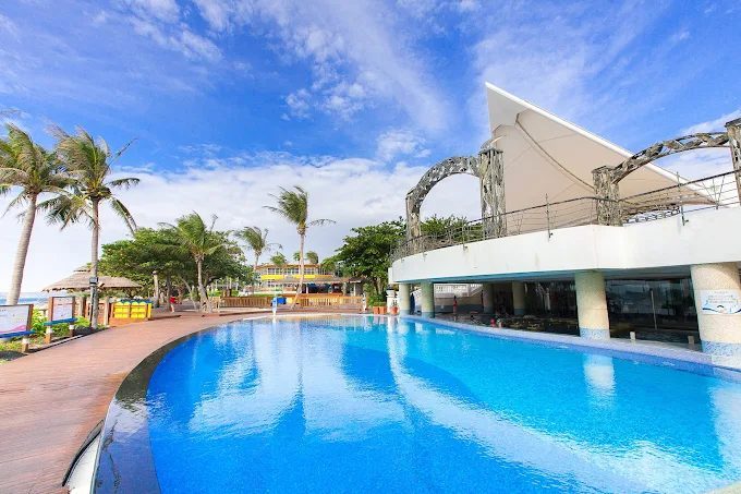 睡在浪花旁的五星享受｜墾丁夏都沙灘酒店，親子與情侶的「海景第一排」人生