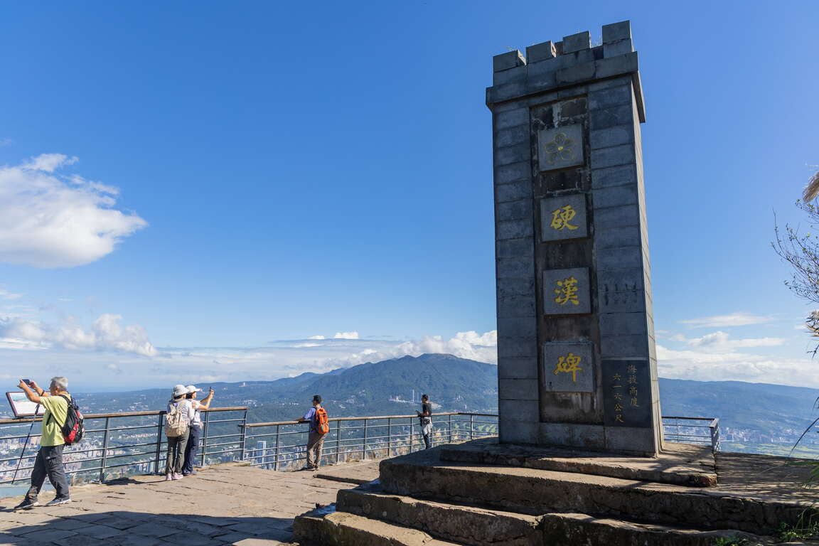 夕陽打卡密碼｜北海岸潮境觀海、麟山鼻散步、石門洞看光穿拱門