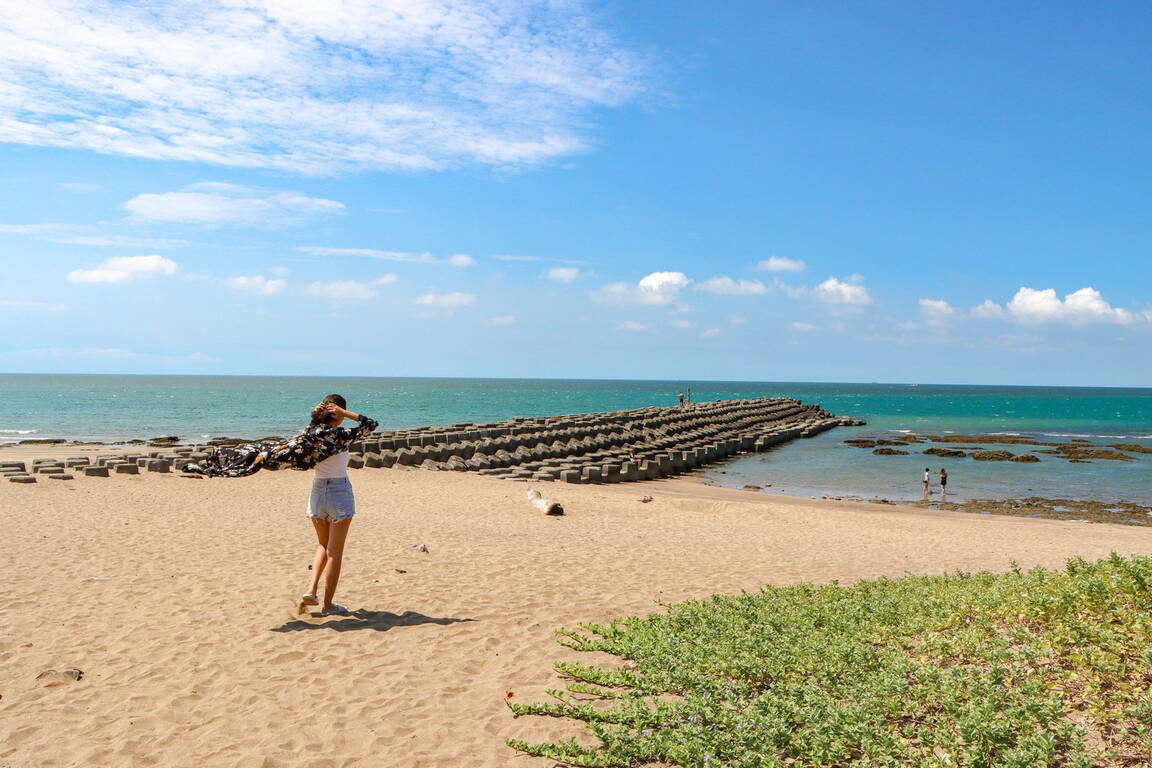 追日落不必飛沖繩！北海岸 5 大景點帶你看海蝕洞、白沙灘與觀音山雲海