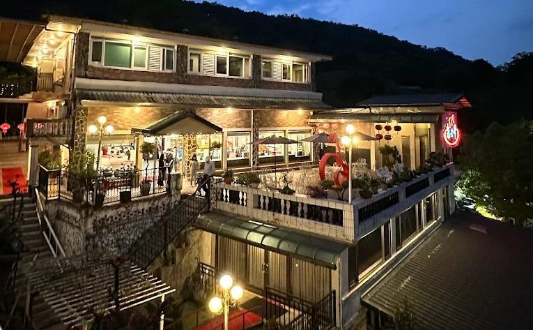 烏來泉世界溫泉會館｜雙人一泊二食只要 $2,499，週五入住免加價！