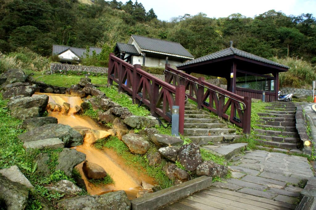 逃離都市熱島效應｜冷水坑的涼感溫泉與雲霧步道，才是台北的冷知識