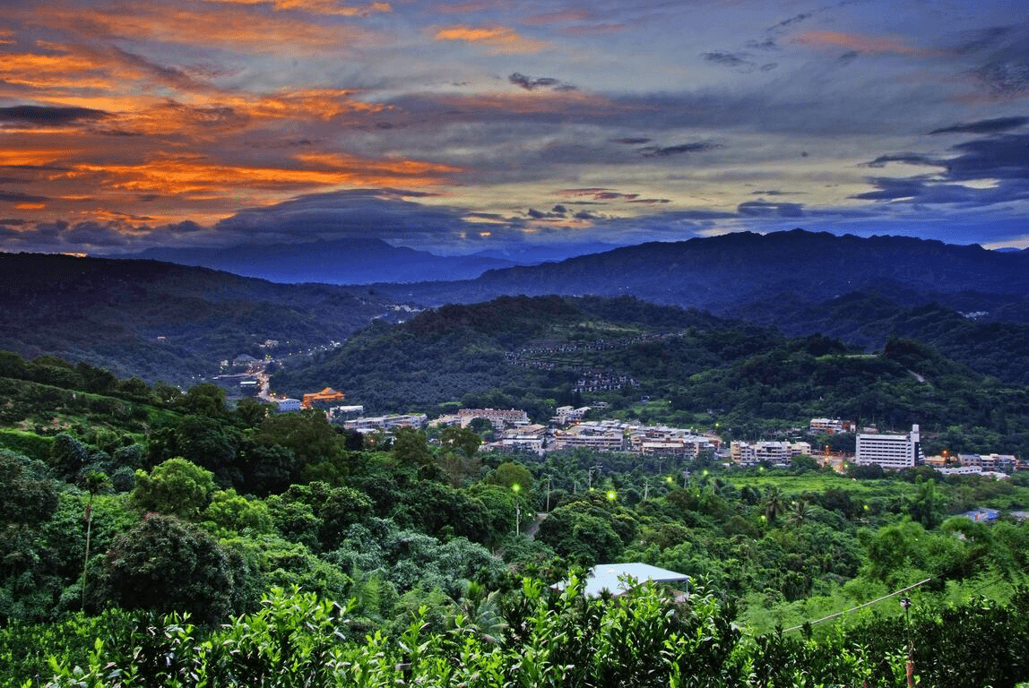 城市之外不必太遠，大坑風景區就在身旁，用最自然的方式讓人離開日常