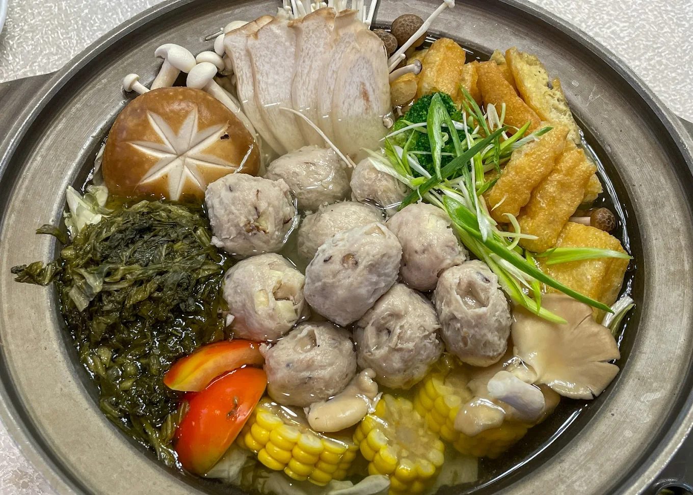 🍴 南投必吃美食推薦｜精選 人氣餐廳，從在地小吃到夜景景觀餐廳